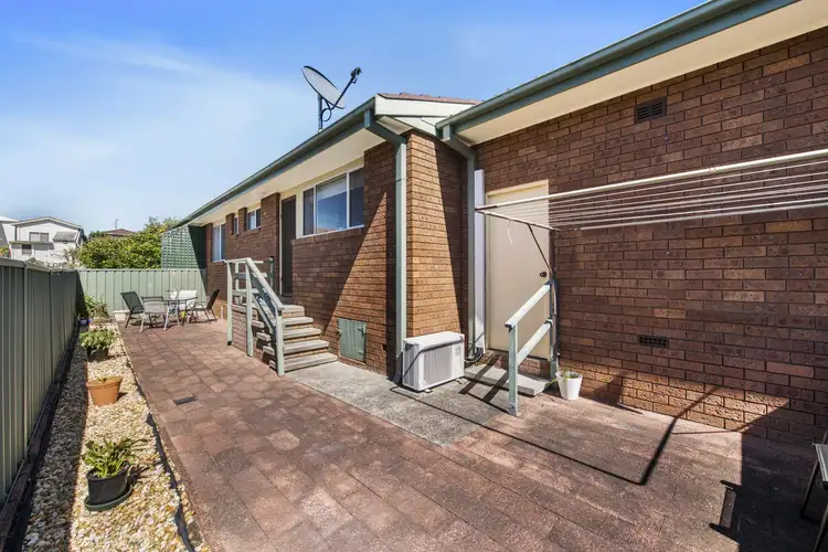 Sixth view of Homely villa listing, 5/7-9 Karooah Avenue, Blue Bay NSW 2261