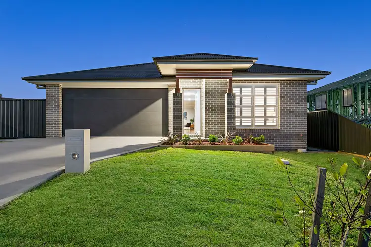 8 Gascoyne Street, Cameron Park NSW 2285