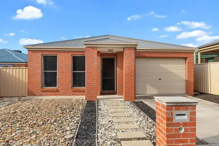 4 Weeroona Keys, East Bendigo VIC 3550
