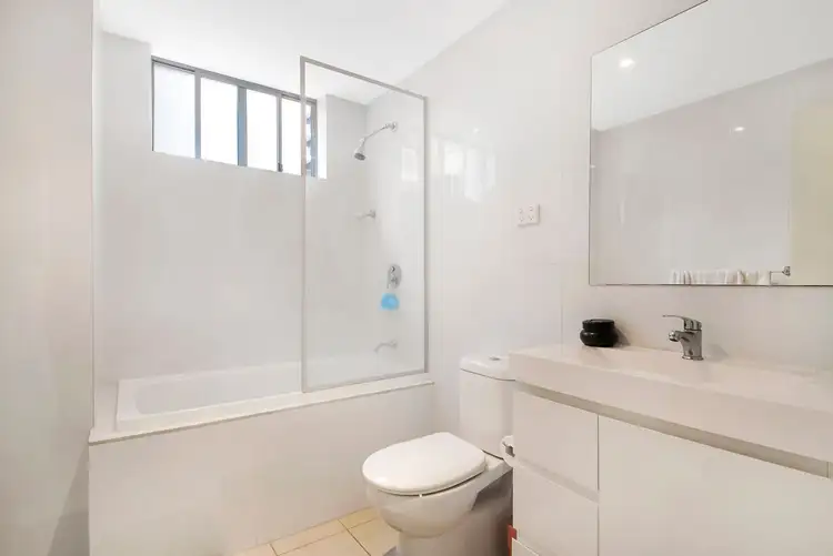 Fifth view of Homely apartment listing, 3/3-5 Browne Parade, Warwick Farm NSW 2170