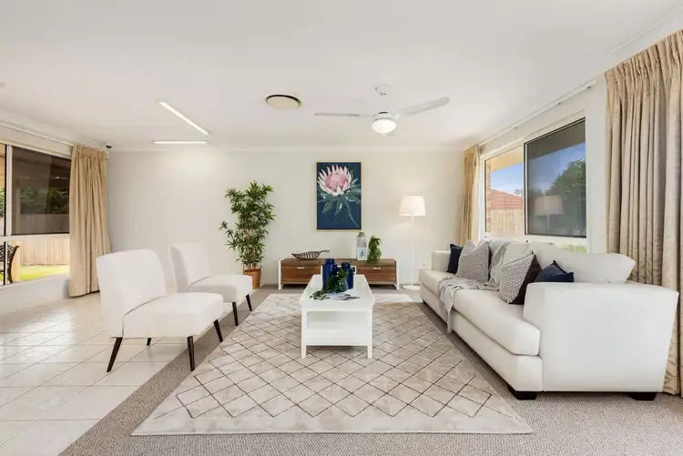 19 Forfar Street, Seventeen Mile Rocks QLD 4073