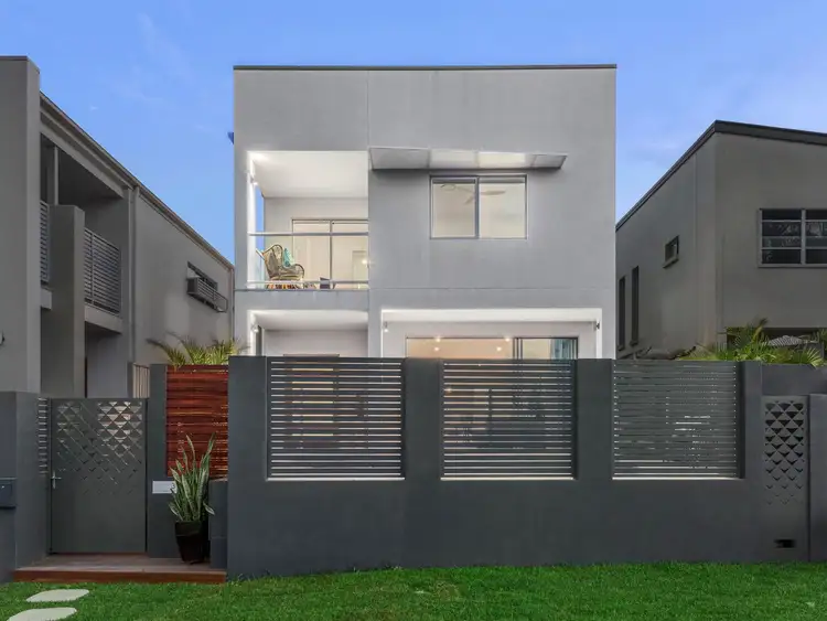 Second view of Homely house listing, 3 Reach Place, Bulimba QLD 4171