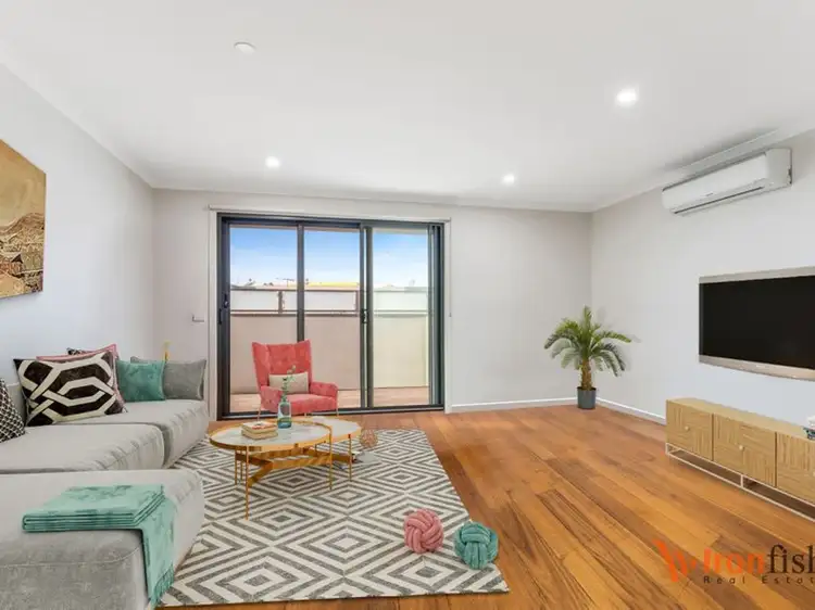 Third view of Homely townhouse listing, 2/7 Gladstone Parade, Glenroy VIC 3046