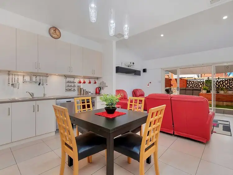 7 Robinson St, Mawson Lakes SA 5095