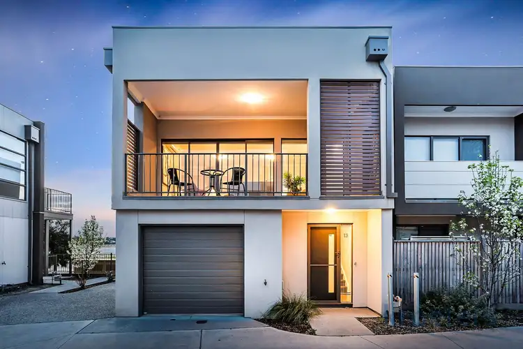 13 Zeta Circuit, Cranbourne North VIC 3977