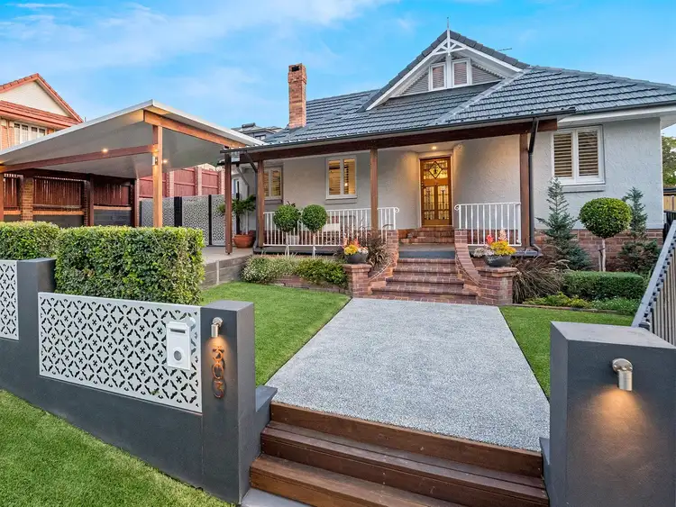 303 Bennetts Road, Norman Park QLD 4170
