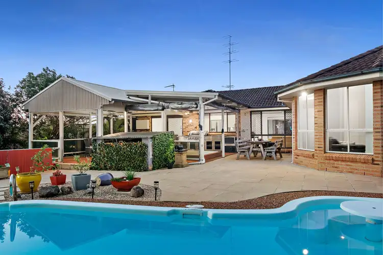 4 Clare Close, Eleebana NSW 2282