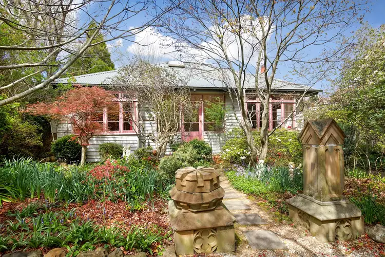 9 Blackheath Street, Leura NSW 2780
