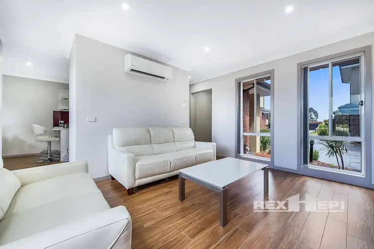 Second view of Homely house listing, 5/2 Ashford Close, Hampton Park VIC 3976