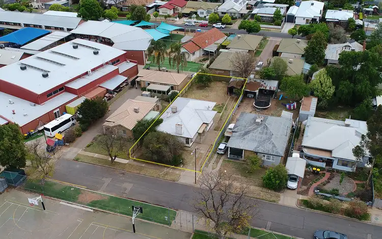 Second view of Homely house listing, 5 Tamarisk Grove, Mildura VIC 3500