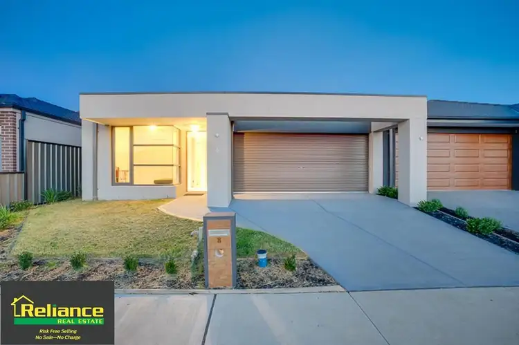 8 Silverbush Way, Truganina VIC 3029