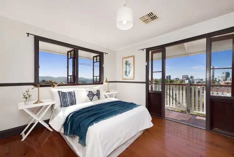 144 Dornoch Terrace, Highgate Hill QLD 4101