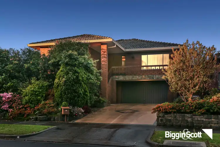 15 Leawarra Crescent, Doncaster East VIC 3109