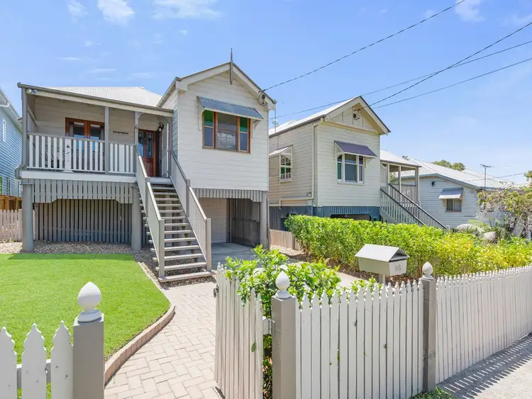 96 McIlwraith Avenue, Norman Park QLD 4170