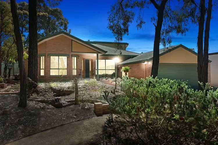 25 Cousins Street, Strathdale VIC 3550