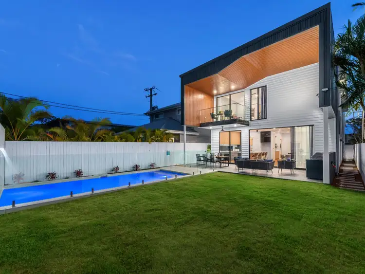 27 Barton Road, Hawthorne QLD 4171