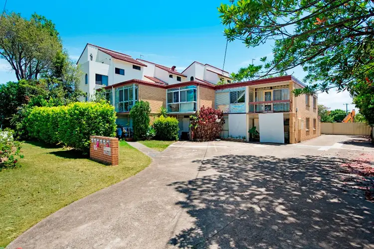 2/8 Darrambal Street, Chevron Island QLD 4217