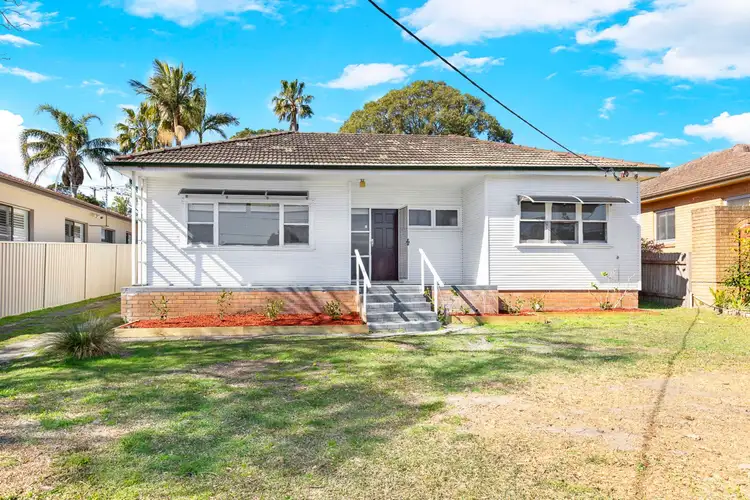 11 Walkom Avenue, Forestville NSW 2087