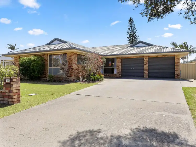 33 Osprey Drive, Yamba NSW 2464