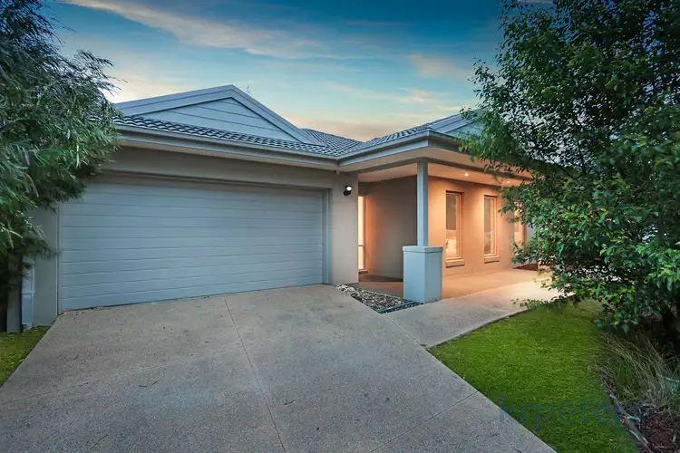 8 Ercildoune Court, Cranbourne West VIC 3977