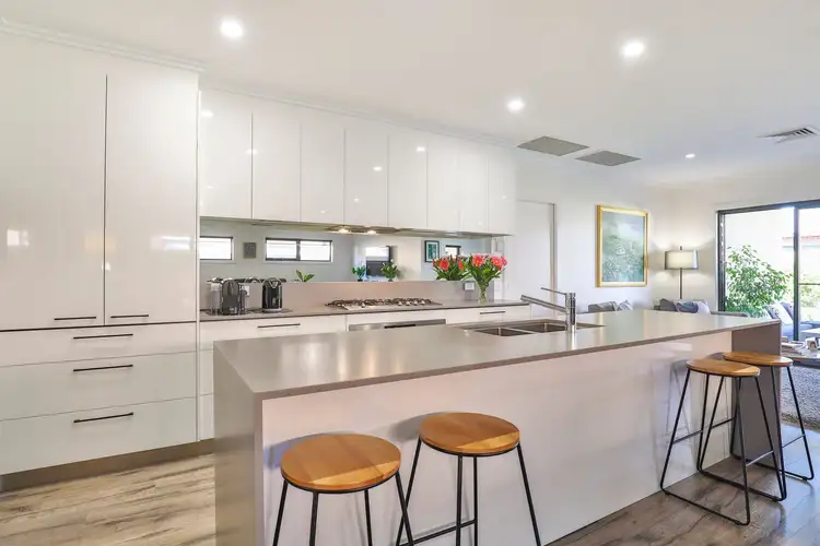 Second view of Homely house listing, 5 Springfield Drive, Mildura VIC 3500