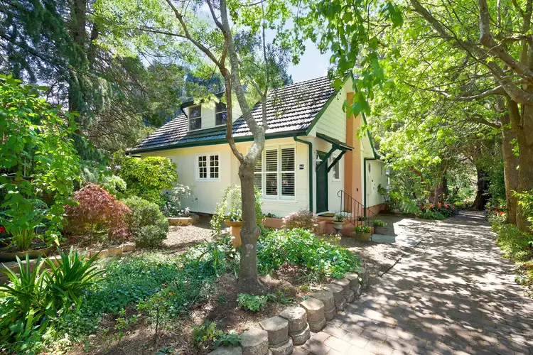 26 Scott Avenue, Leura NSW 2780