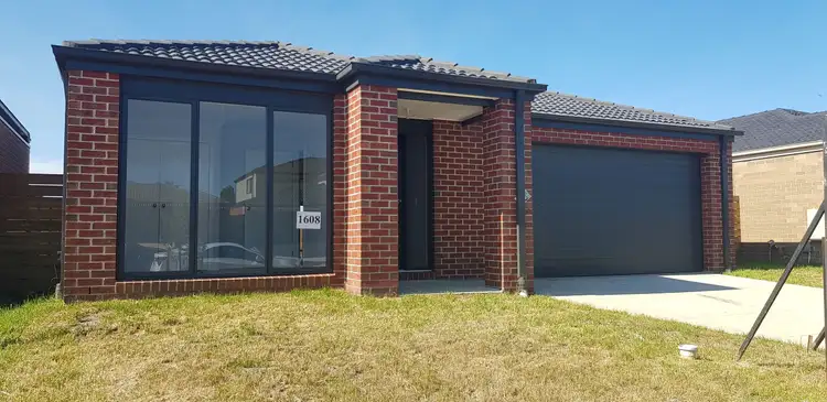 105 Greendale Boulevard, Pakenham VIC 3810