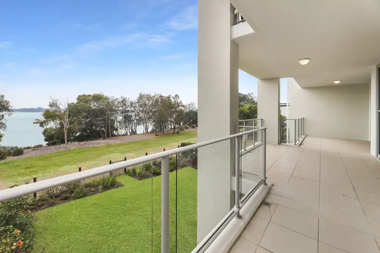 11/8A Spinnaker Drive, Sandstone Point QLD 4511