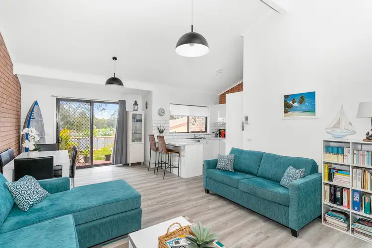 6/2 Eric Fenning Drive, Surf Beach NSW 2536