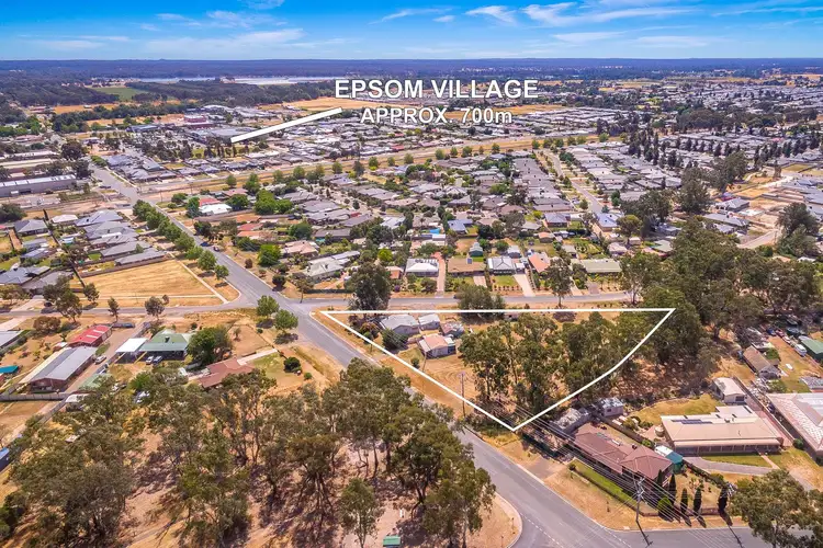 62 Howard Street, Ascot VIC 3551