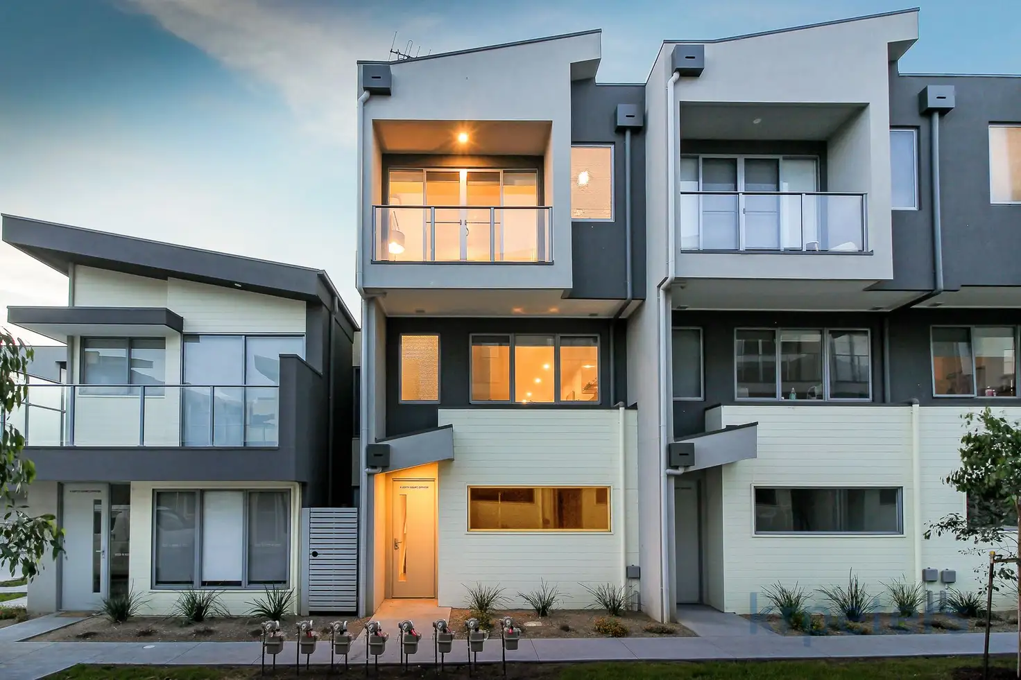 Main view of Homely townhouse listing, 4 Lofty Court, Officer VIC 3809