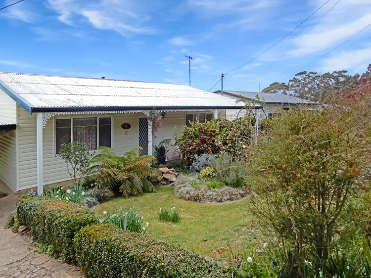 9 Jenolan Street, Oberon NSW 2787