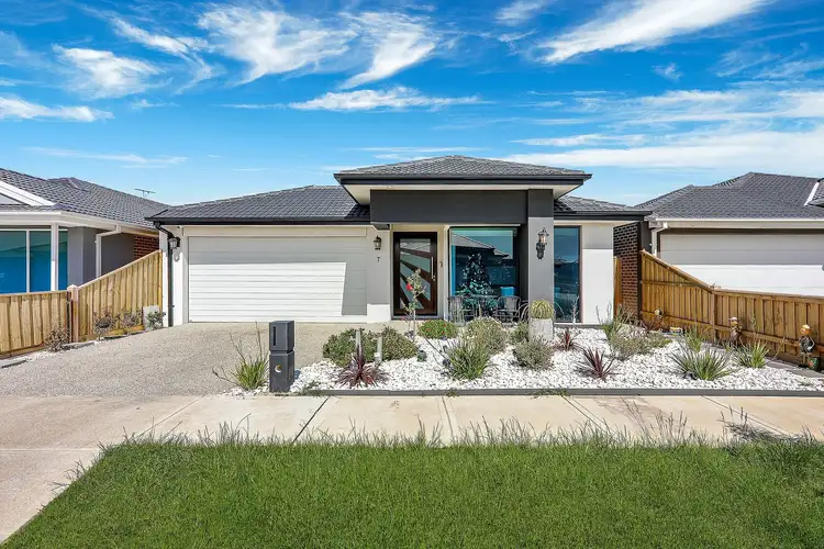 7 Barnato Street, Mickleham VIC 3064