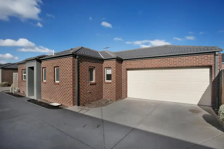 2/4 Anastasia Court, Hillside VIC 3037