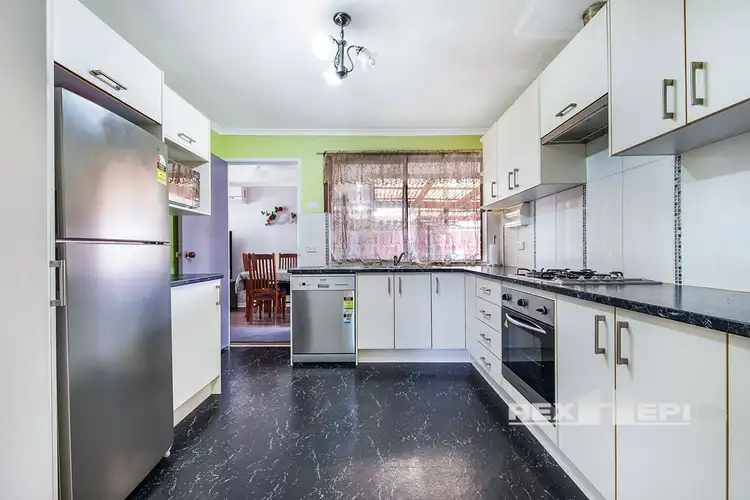 Fourth view of Homely house listing, 10 Reeves Court, Hampton Park VIC 3976