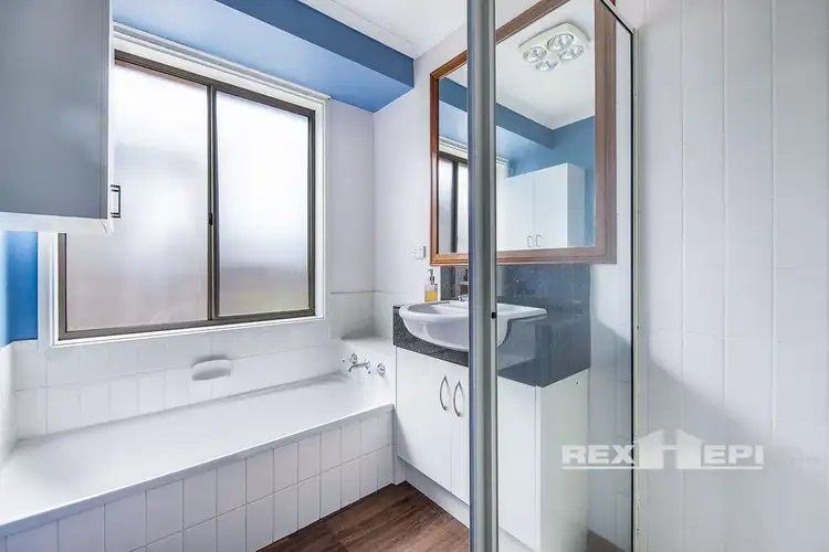 Sixth view of Homely house listing, 10 Reeves Court, Hampton Park VIC 3976