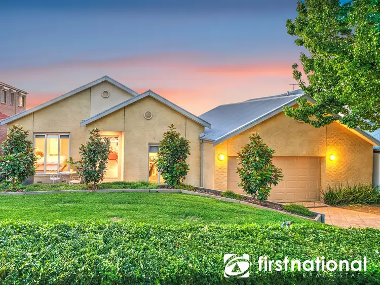 17 Fairholme Boulevard, Berwick VIC 3806