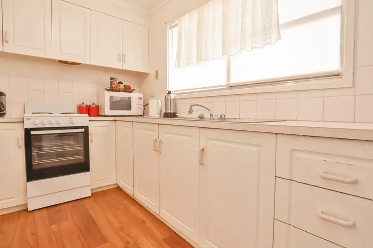 Fifth view of Homely house listing, 8 Namoi Avenue, Red Cliffs VIC 3496