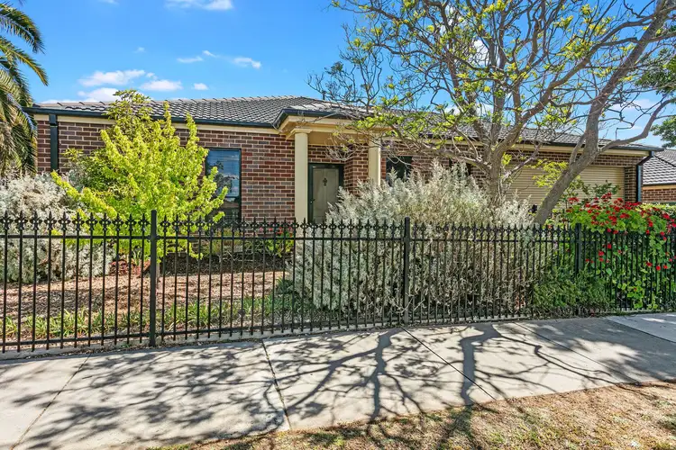 2C Drechsler Street, Flora Hill VIC 3550