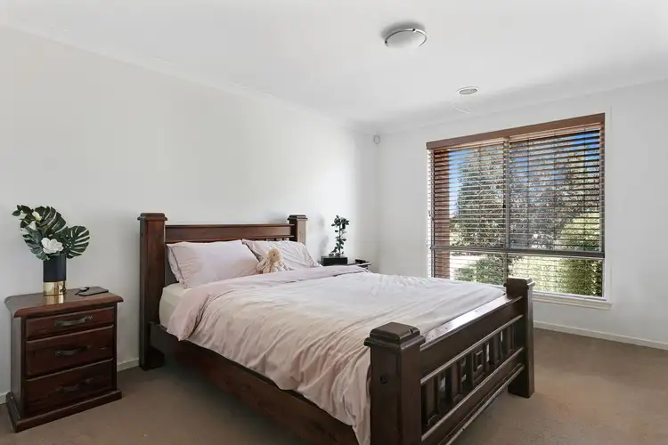 Sixth view of Homely house listing, 14 Tununga Circuit, Kangaroo Flat VIC 3555