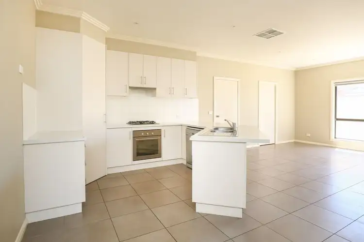 Fifth view of Homely townhouse listing, 1/337 Eighth Street, Mildura VIC 3500