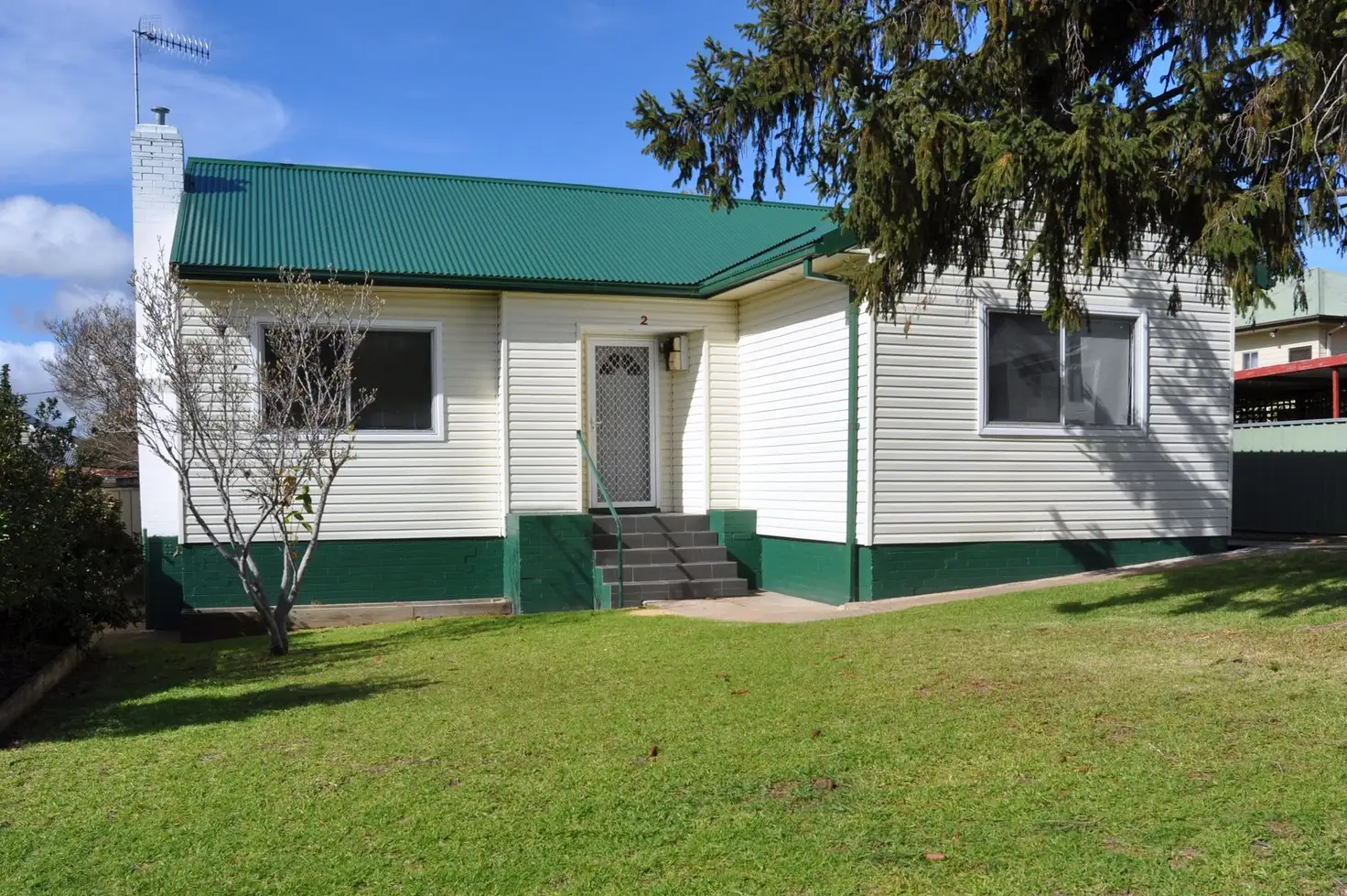 Main view of Homely house listing, 2 Chifley Place, West Bathurst NSW 2795