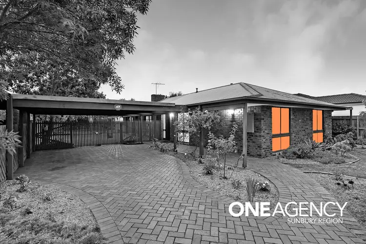 4 Oxford Close, Sunbury VIC 3429
