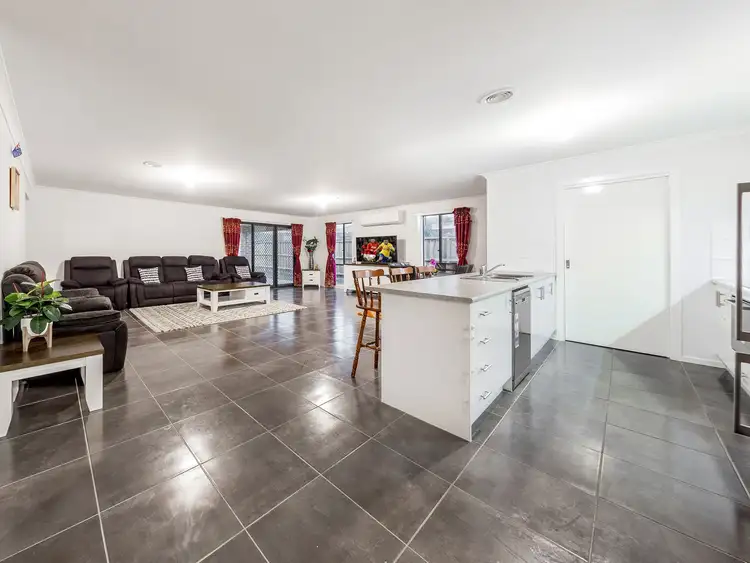 Fifth view of Homely house listing, 17 Sunnybank Way, Pakenham VIC 3810