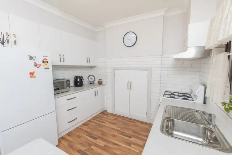 Fifth view of Homely house listing, 10 Waltham Avenue, Mildura VIC 3500