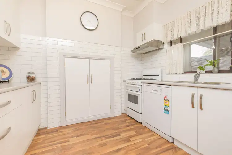 Sixth view of Homely house listing, 10 Waltham Avenue, Mildura VIC 3500