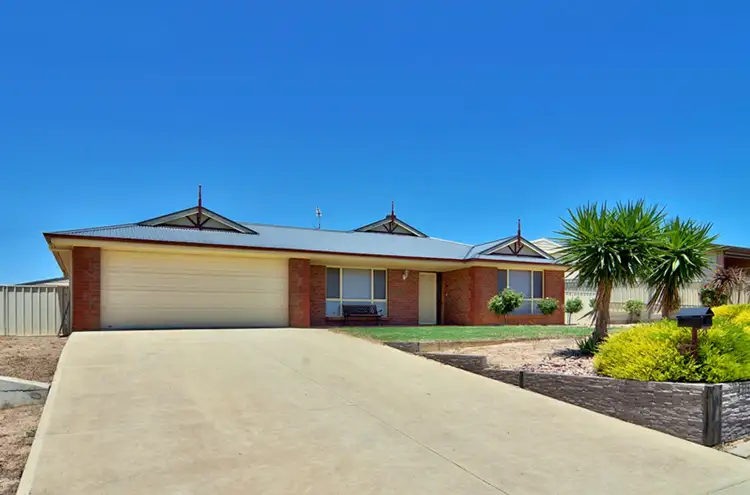 4 Milford Street, Moonta Bay SA 5558