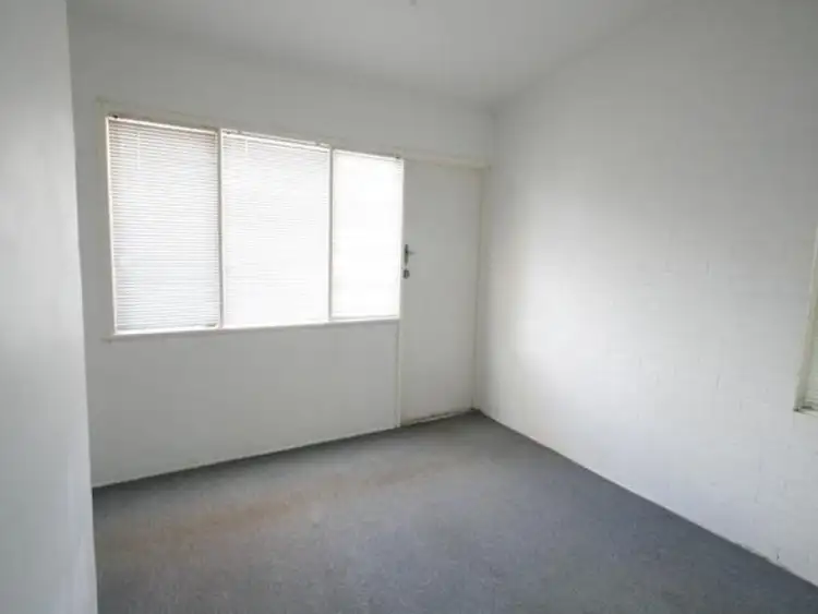 Fifth view of Homely unit listing, 1/10 Thomas Drive, Chevron Island QLD 4217