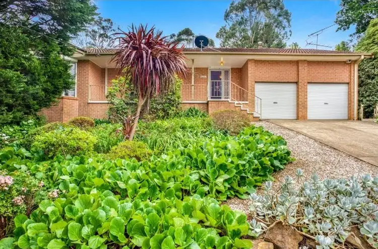 14 Banksia Road, Wentworth Falls NSW 2782
