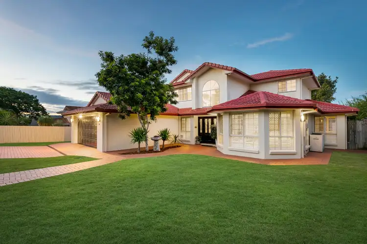 28 Coneyhurst Crescent, Carindale QLD 4152